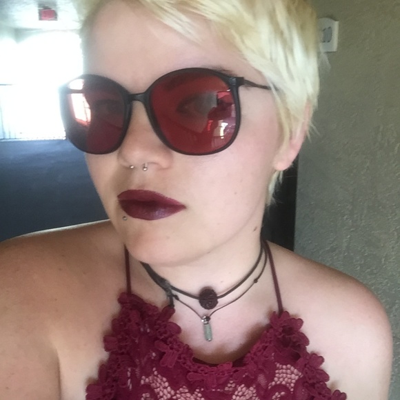 Meet your Posher, Catharine - Picture 1 of 2